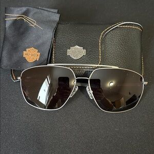 Harley-Davidson Black and Silver Aviator Sunglasses